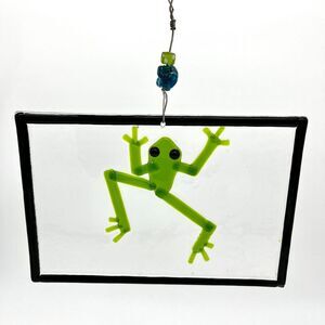 Handcrafted‎  Frog Fused Glass Suncatcher Window Hanging Home Decor Green 6x8 in